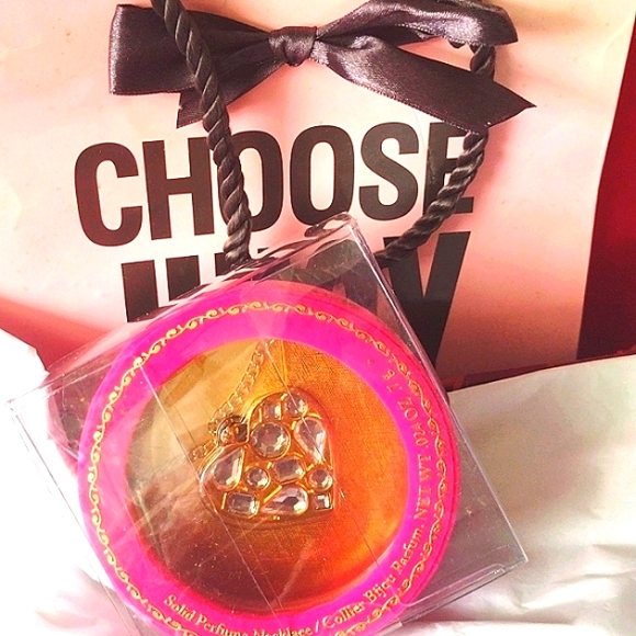 Viva La Juicy Solid Perfume Locket Necklace NWT - Picture 12 of 14